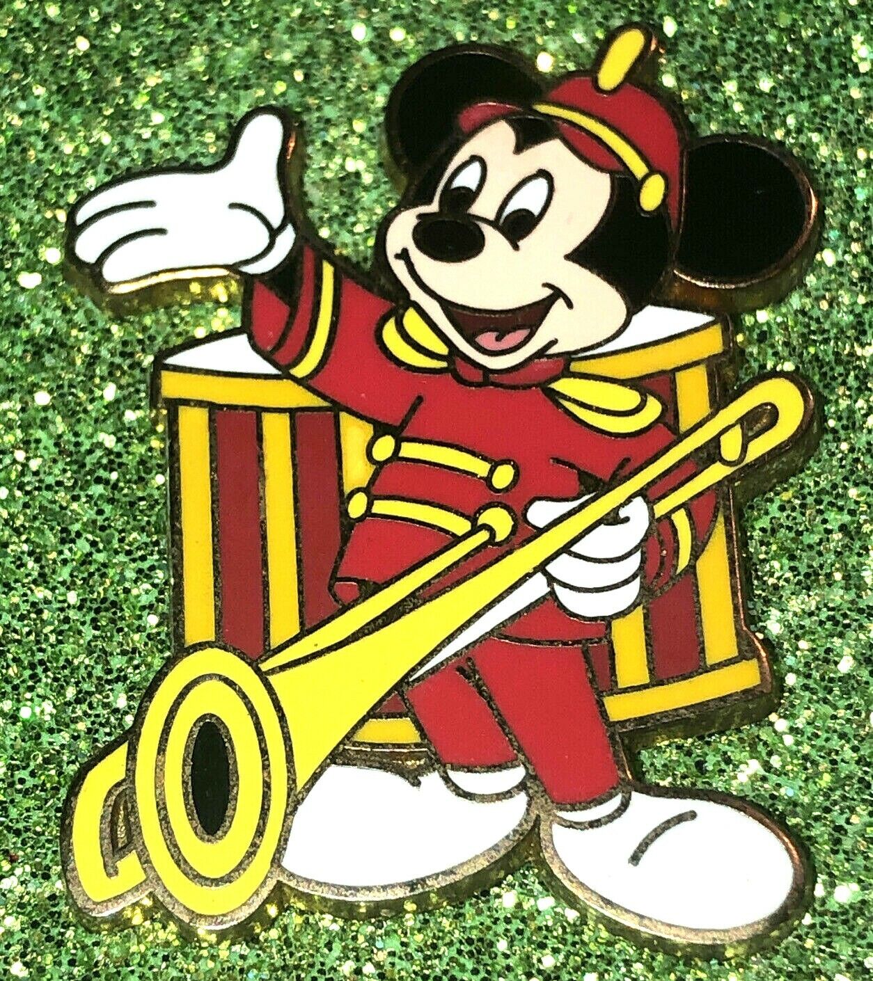 Disney Wdw 2006 Mickey Through The Years Starter Set Mickey Mouse Club Pin