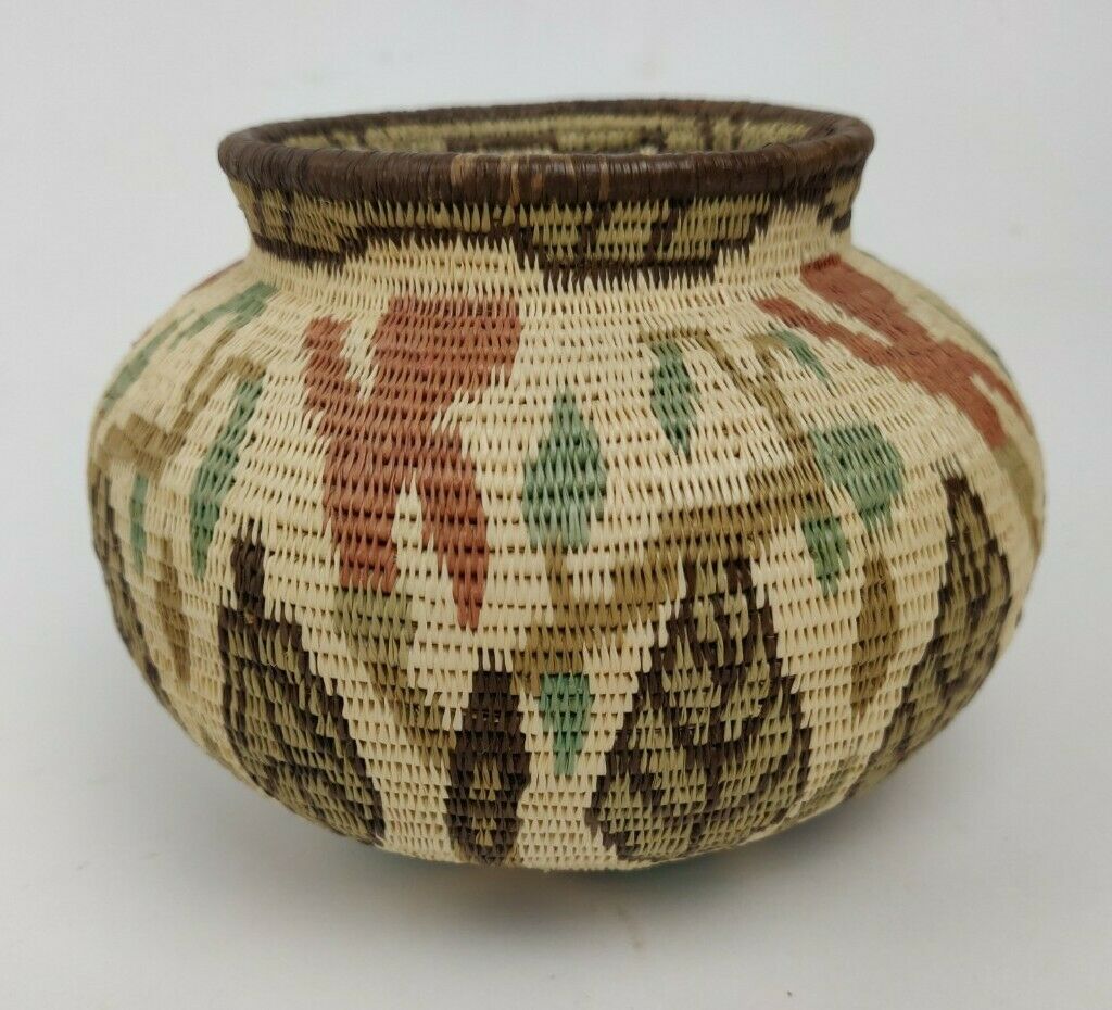 Vintage Wounaan Embera Panama Native Indian Woven Basket Leaf Pattern