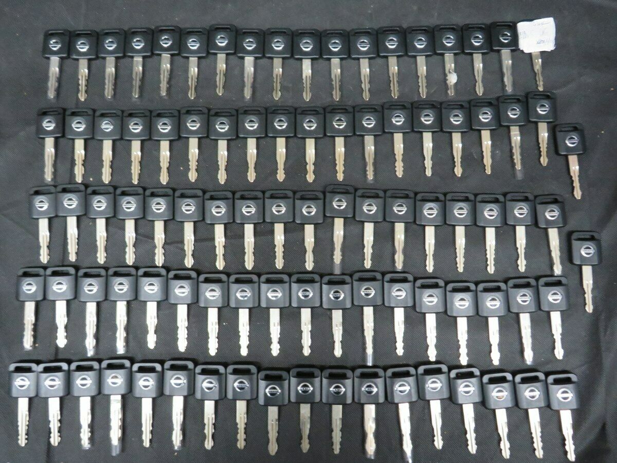 Lot Of 100 Nissan Car Keys; Vintage (3)
